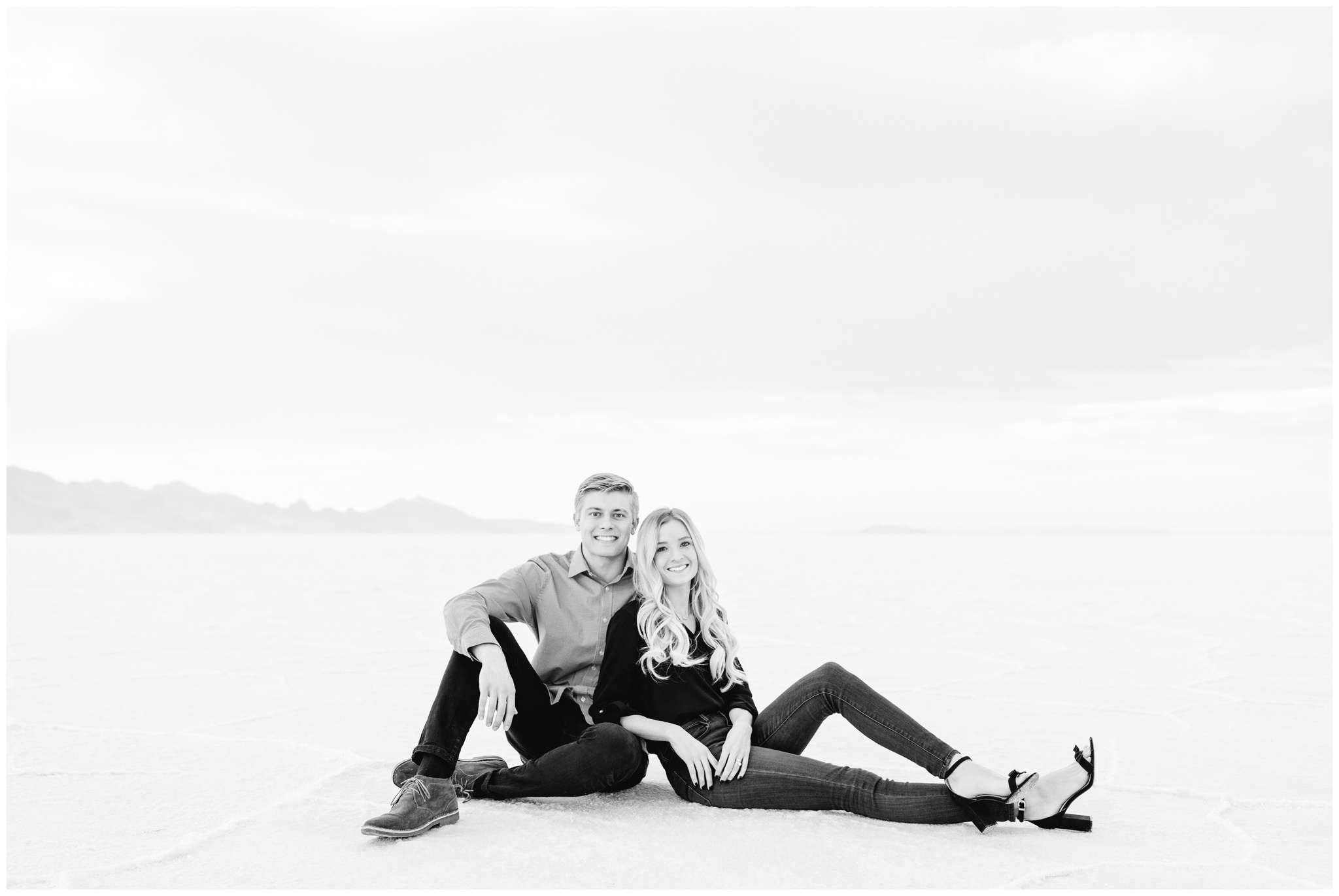 Simplistic outfits to wear at your engagement session
